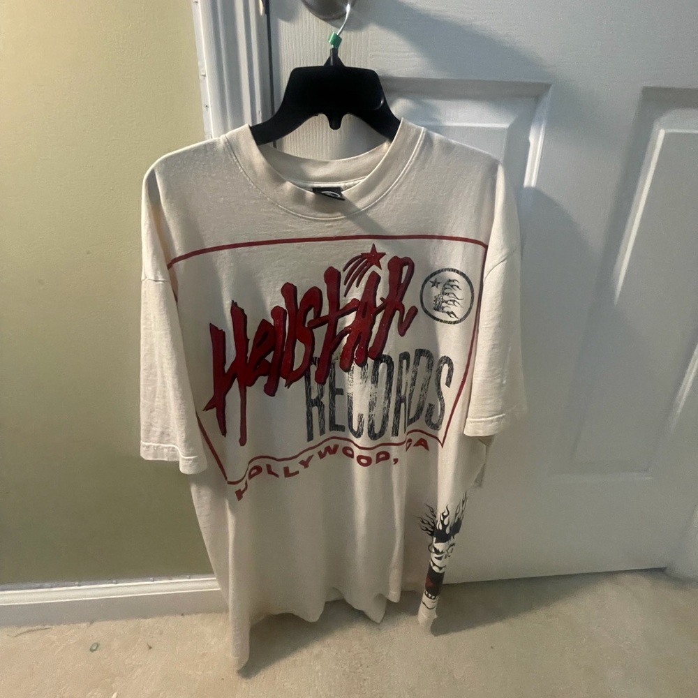 Hellstar Men's Cream Graphic T-Shirt